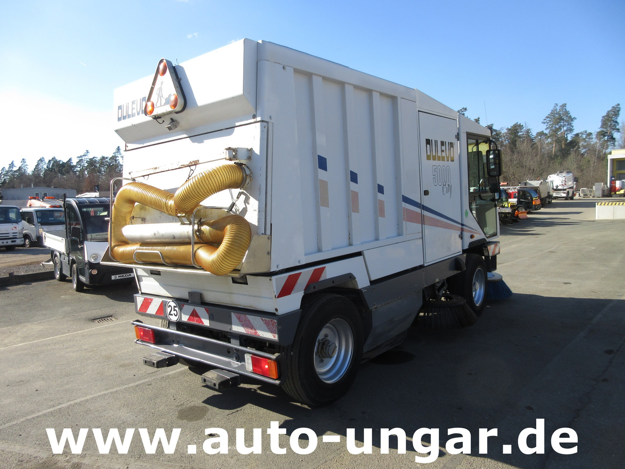 DULEVO 5000 City Hochentleerung Handsaugschlauch Frontbesen 4x4x4 - Road sweeper: picture 5 DULEVO 5000 City Hochentleerung Handsaugschlauch Frontbesen 4x4x4 - Road sweeper: picture 5