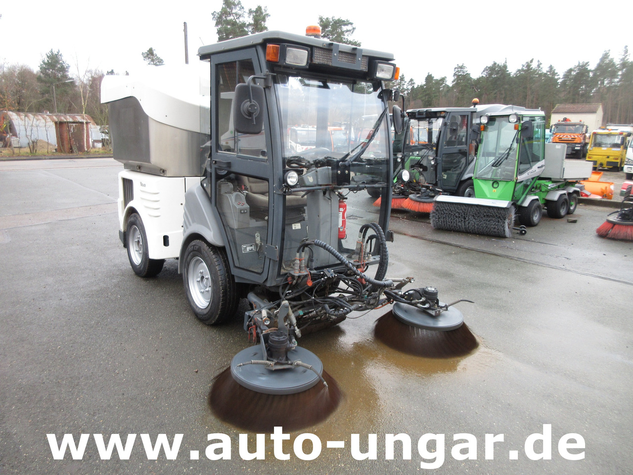 Hako Citymaster CM 1200 Kleinkehrmaschine 4x4 Geräteträger - Road sweeper: picture 1 Hako Citymaster CM 1200 Kleinkehrmaschine 4x4 Geräteträger - Road sweeper: picture 1