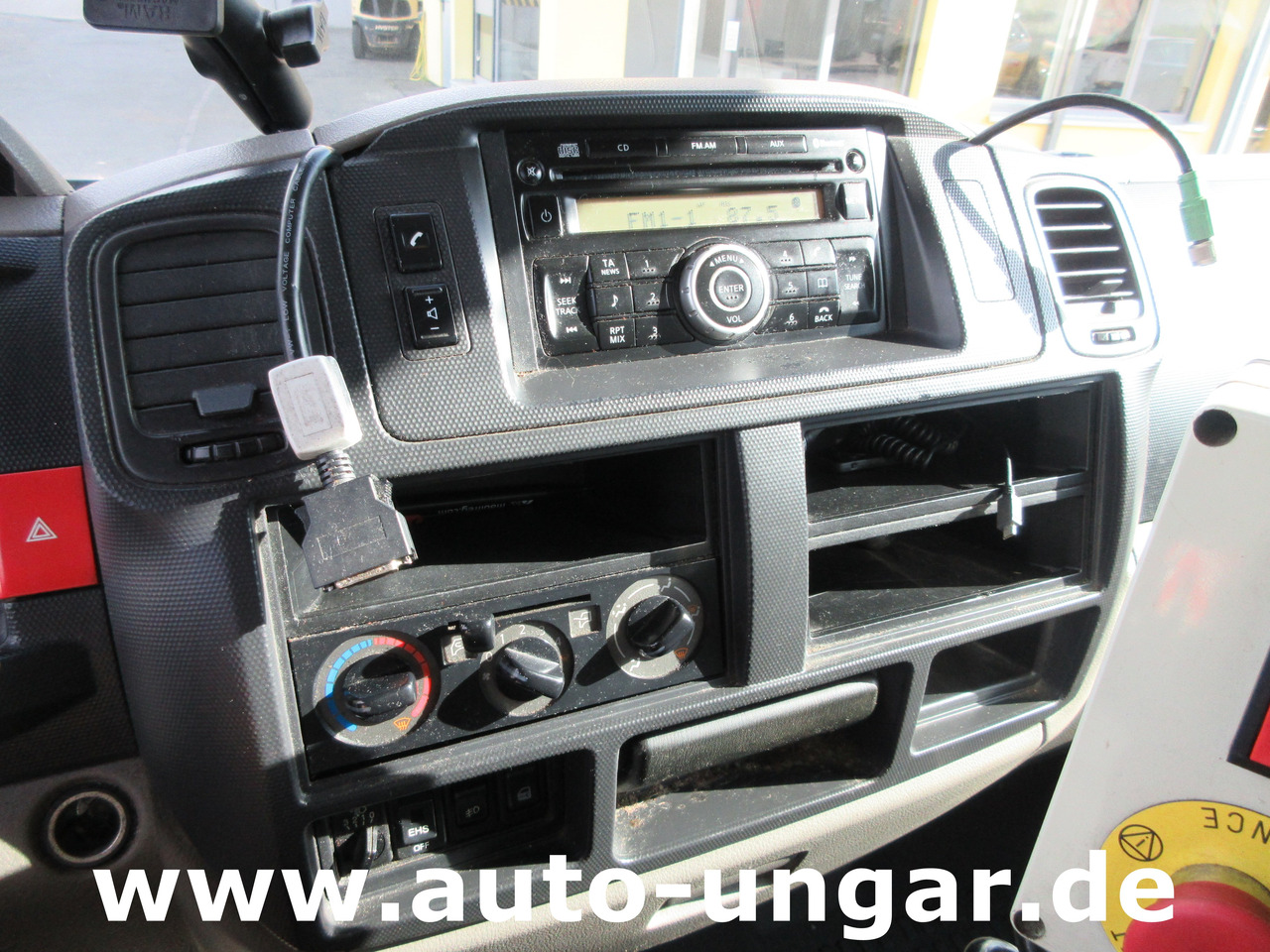 Garbage truck Nissan Cabstar 35.14 Mecagil Lebon Müllwagen BOM Garbage Truck 3.500kg: picture 10