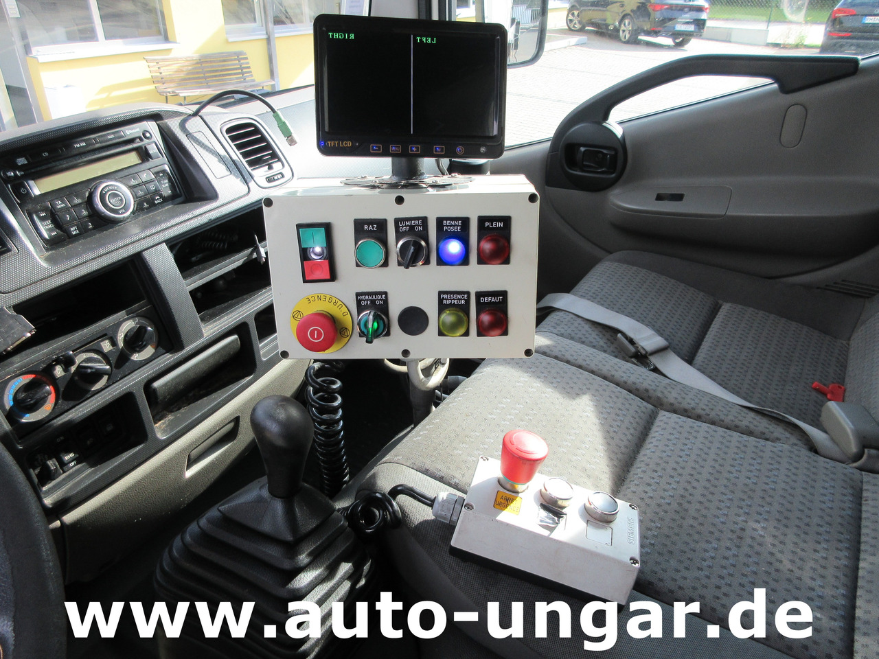 Garbage truck Nissan Cabstar 35.14 Mecagil Lebon Müllwagen BOM Garbage Truck 3.500kg: picture 11