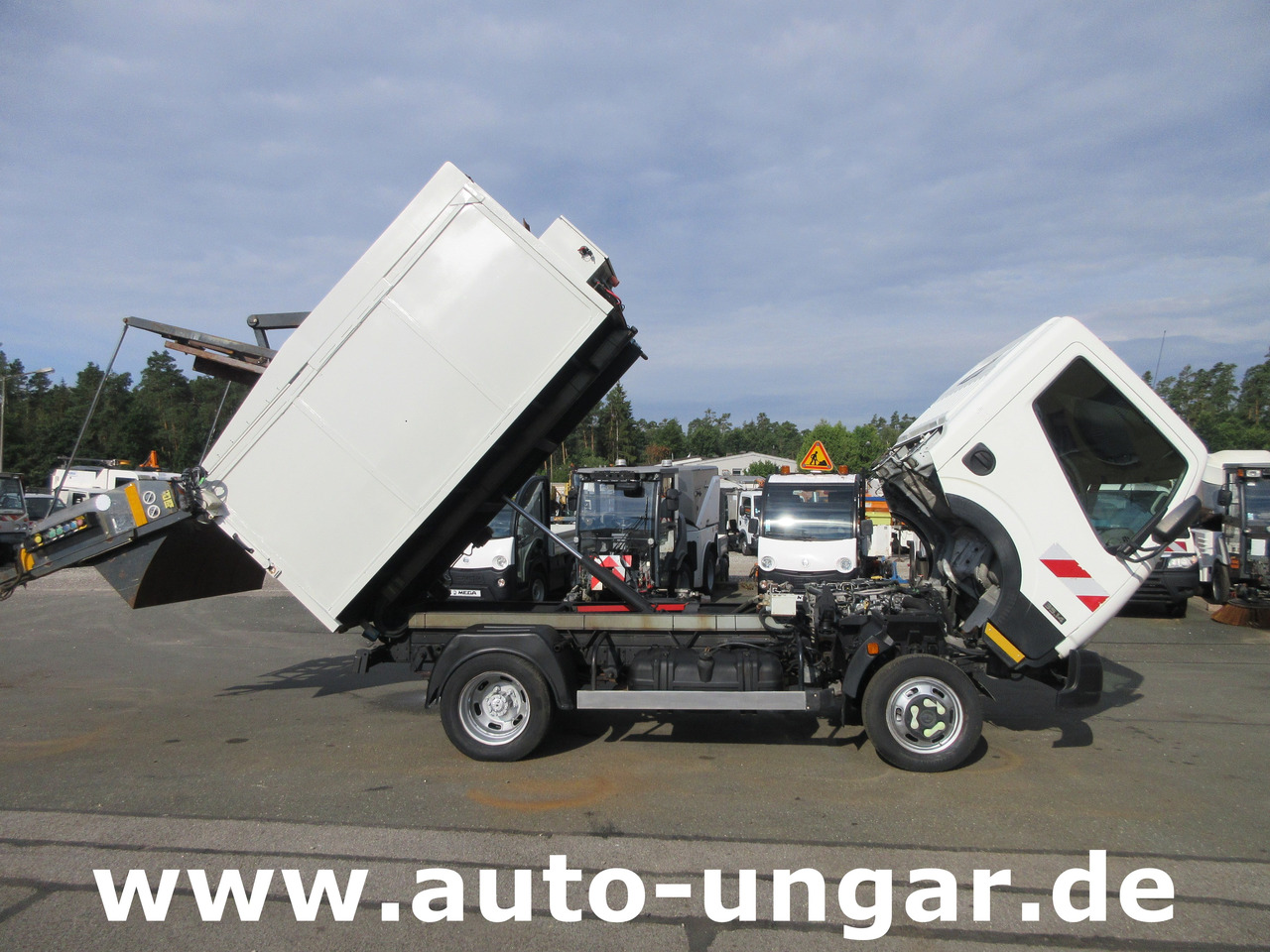 Garbage truck Nissan Cabstar 35.14 Mecagil Lebon Müllwagen BOM Garbage Truck 3.500kg: picture 22