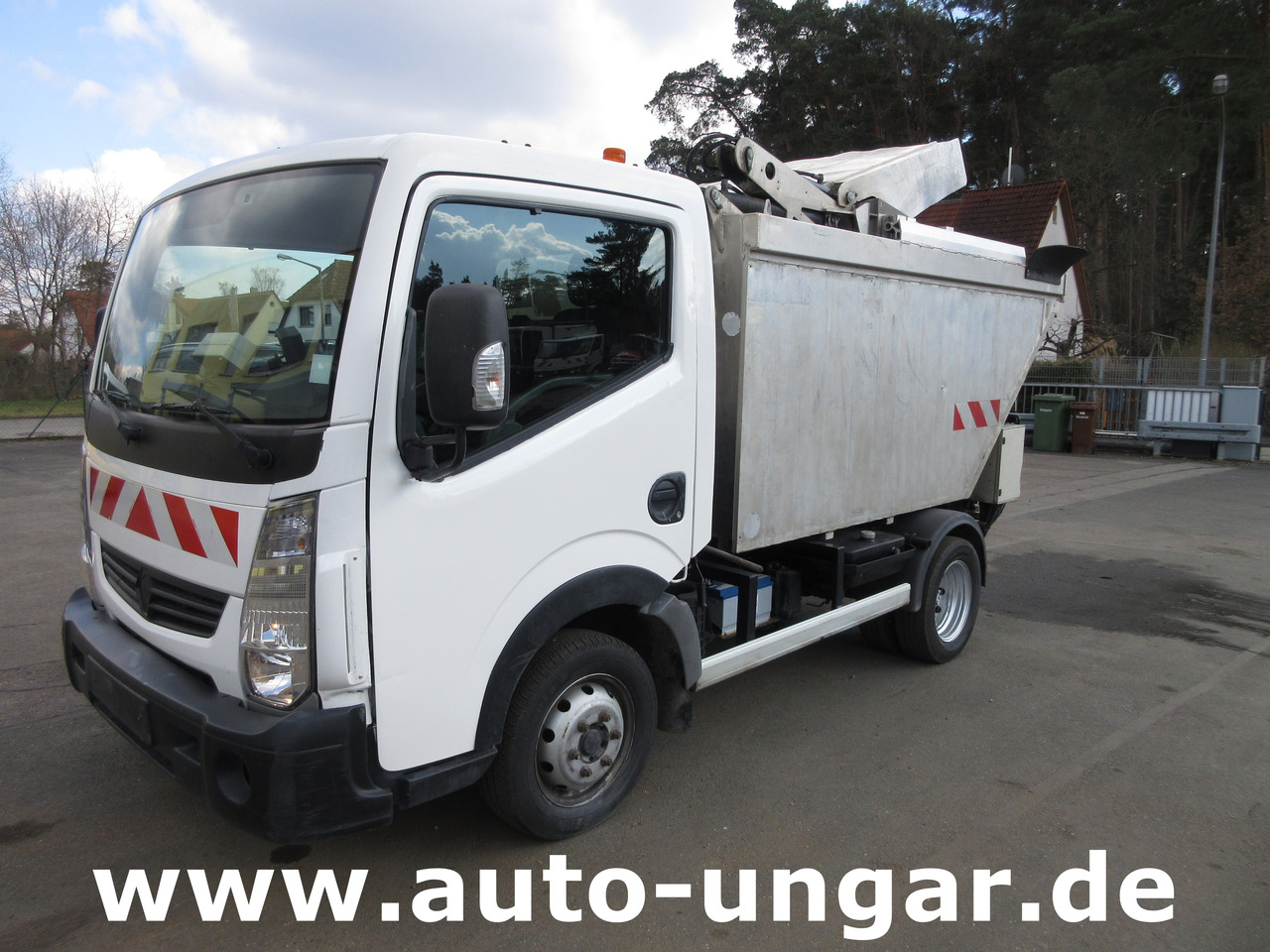 Renault Maxity 130 Müllwagen 3.500kg Lifter Presse Kipper Provence Benne Medium - Garbage truck: picture 3 Renault Maxity 130 Müllwagen 3.500kg Lifter Presse Kipper Provence Benne Medium - Garbage truck: picture 3