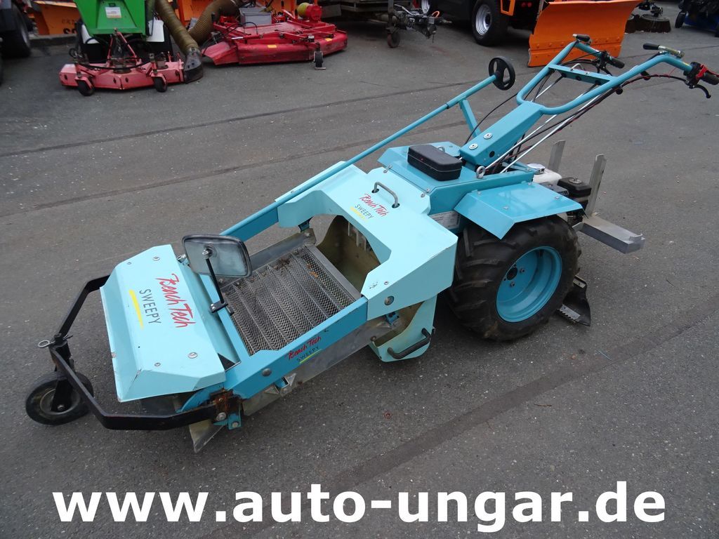 KASSBOHRER Kässbohrer BeachTech Sweepy Strandreiniger - Utility/ Special vehicle: picture 1 KASSBOHRER Kässbohrer BeachTech Sweepy Strandreiniger - Utility/ Special vehicle: picture 1