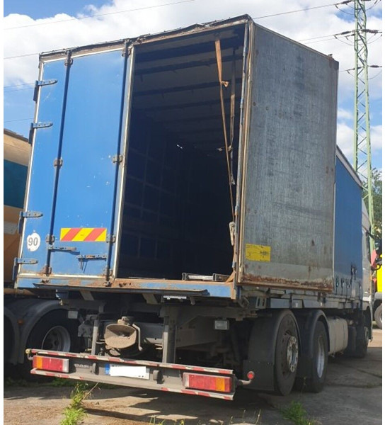 DAF 6x2 FX105.460 EEV BDF 7.2m Kogel retarder automat - Curtain side truck: picture 3 DAF 6x2 FX105.460 EEV BDF 7.2m Kogel retarder automat - Curtain side truck: picture 3