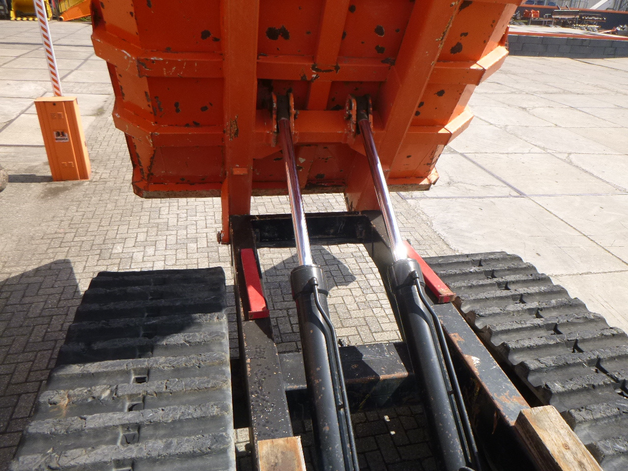 Crawler dumper HITACHI CG110D-SC: picture 35