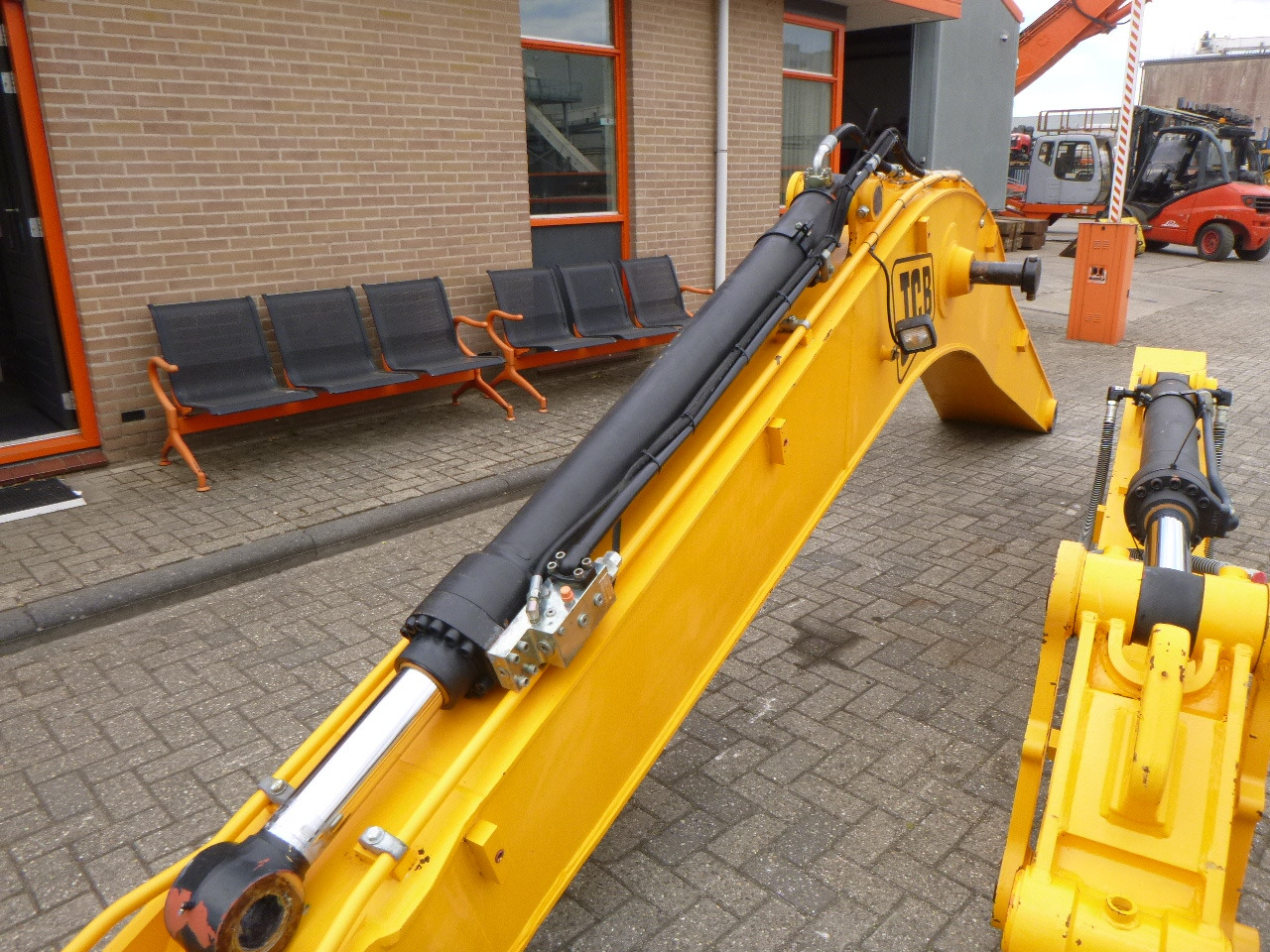 New Boom for Crawler excavator JCB JS200/JS210/JS220: picture 7 New Boom for Crawler excavator JCB JS200/JS210/JS220: picture 7