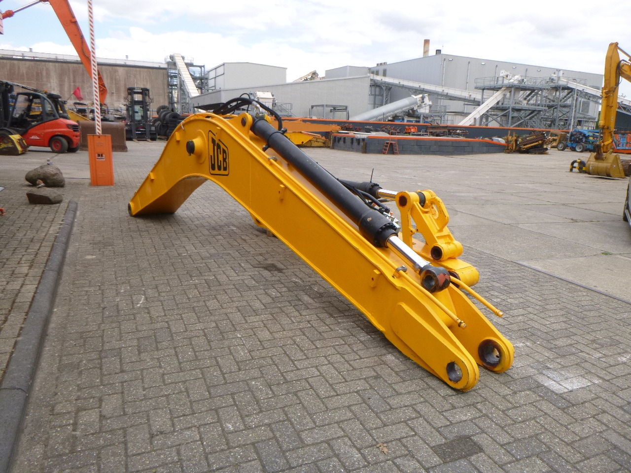 New Boom for Crawler excavator JCB JS200/JS210/JS220: picture 6 New Boom for Crawler excavator JCB JS200/JS210/JS220: picture 6