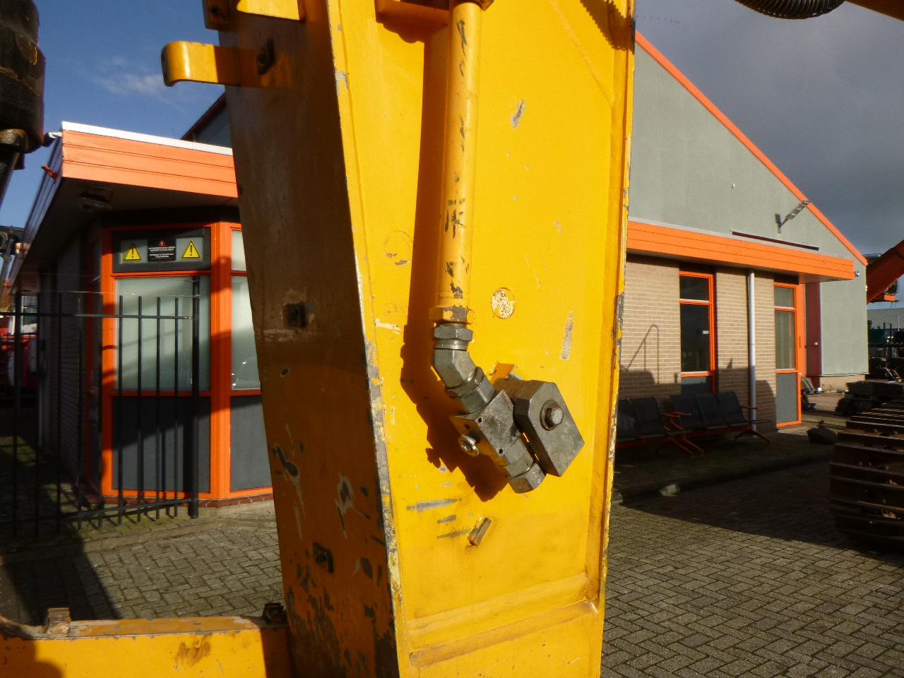 Crawler excavator JCB JS460LC: picture 30