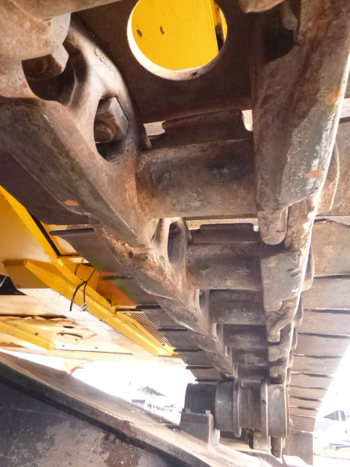 Crawler excavator JCB JS460LC: picture 14