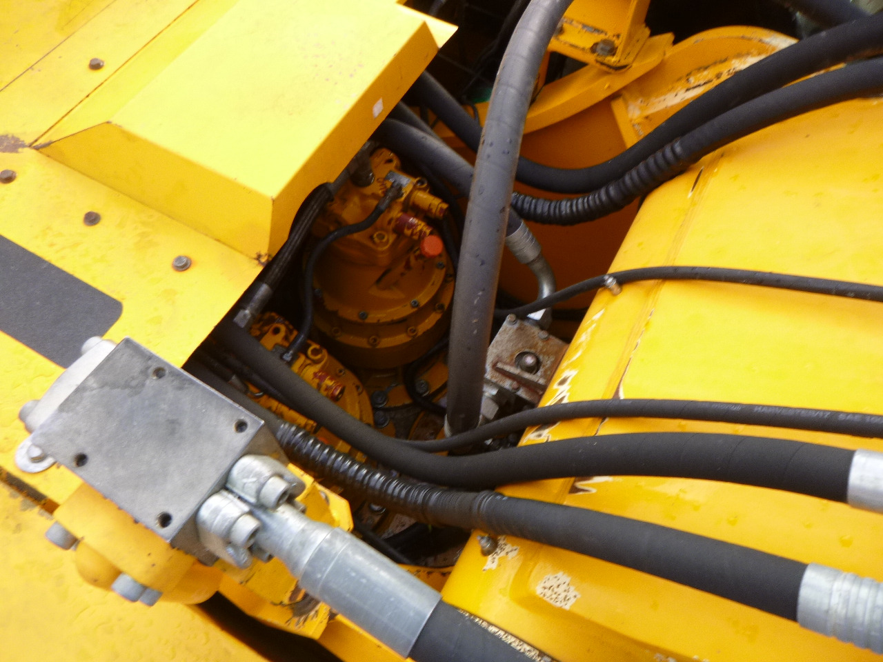 Crawler excavator JCB JS460LC: picture 21