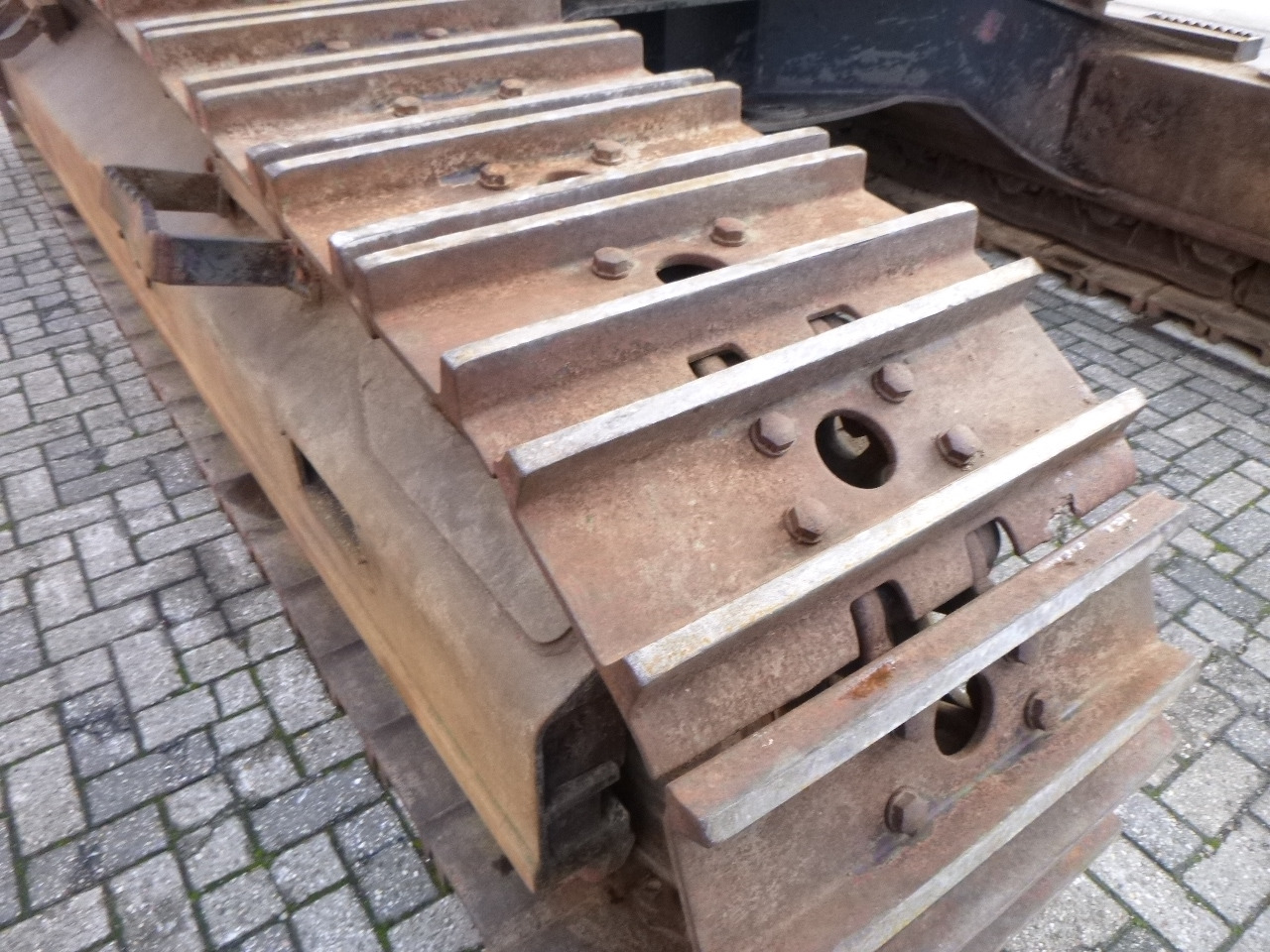 Crawler excavator JCB JS460LC: picture 11