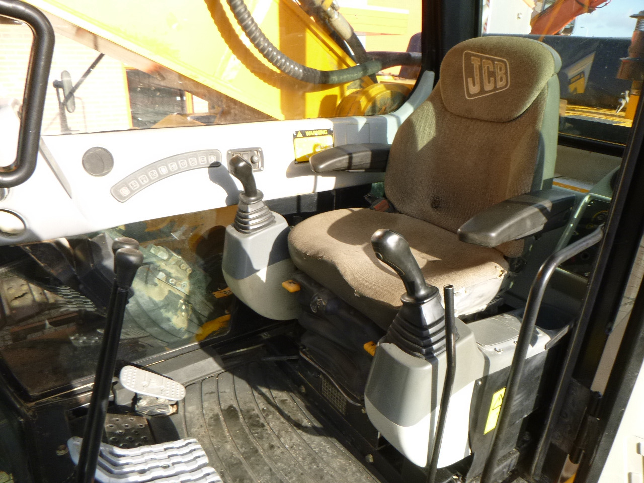 Crawler excavator JCB JS460LC: picture 27