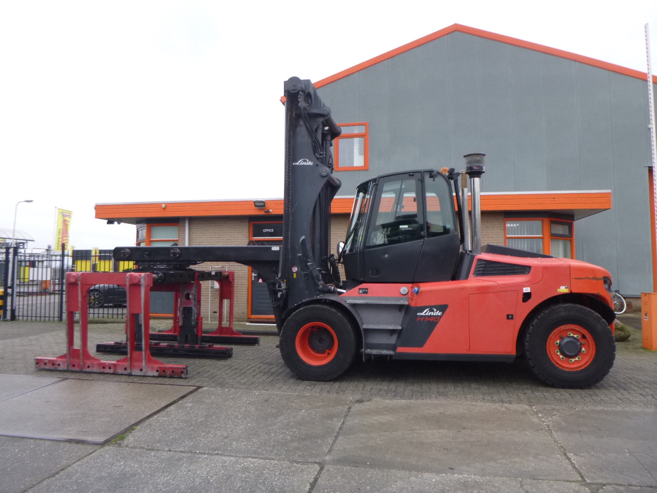 LINDE H140/1200-02 - Diesel forklift: picture 1 LINDE H140/1200-02 - Diesel forklift: picture 1