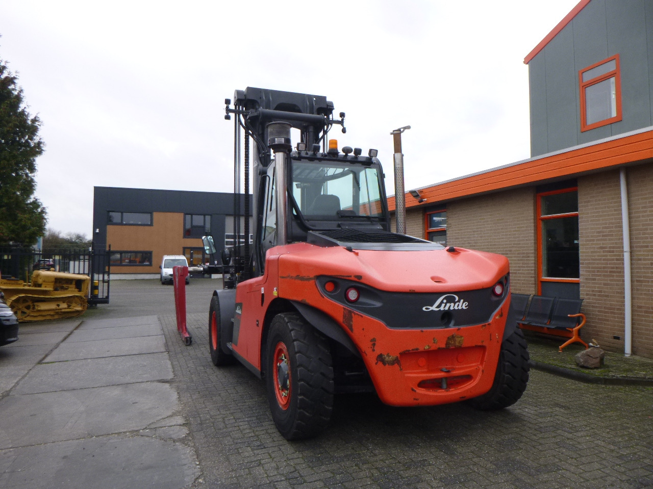 LINDE H140/1200-02 - Diesel forklift: picture 3 LINDE H140/1200-02 - Diesel forklift: picture 3