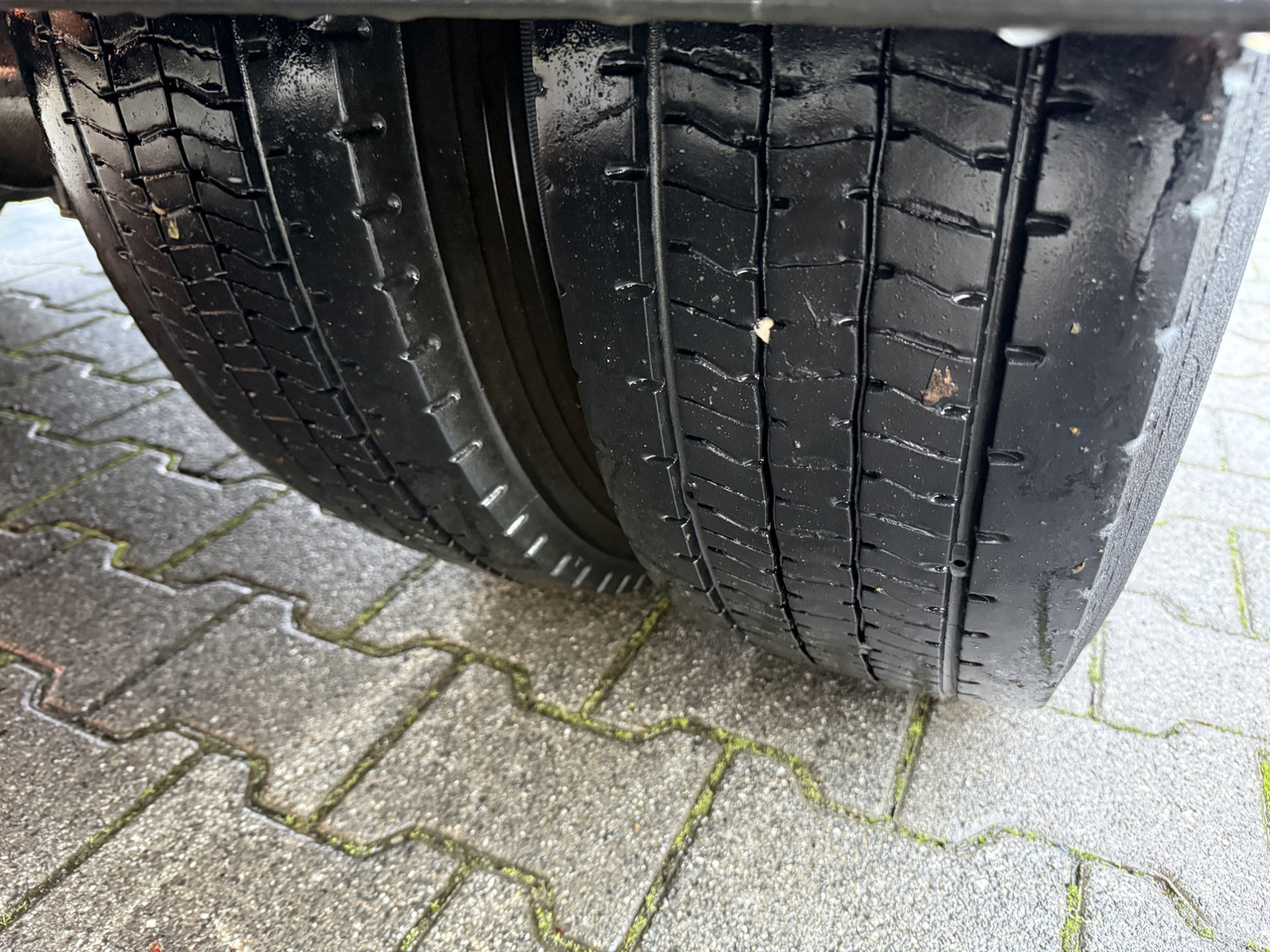 Iveco EuroCargo 80E22 Kran HMF 735 bis 15 Meter - Crane truck, Dropside/ Flatbed truck: picture 2 Iveco EuroCargo 80E22 Kran HMF 735 bis 15 Meter - Crane truck, Dropside/ Flatbed truck: picture 2