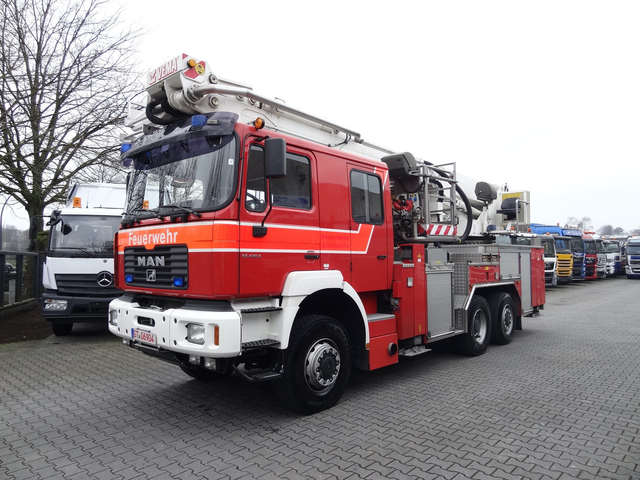 MAN FE 410 6X6 Feuerwehr Vema Lift 32 Meter - Truck with aerial platform: picture 1 MAN FE 410 6X6 Feuerwehr Vema Lift 32 Meter - Truck with aerial platform: picture 1