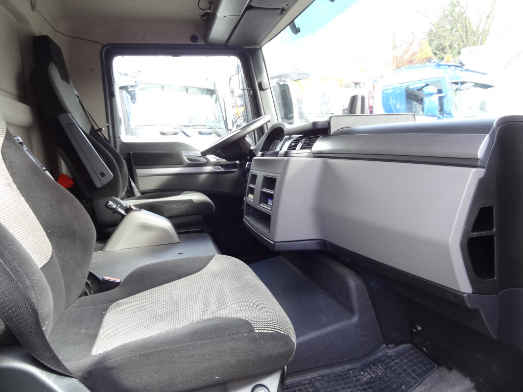 MAN TGL 8.220 BL - Curtain side truck: picture 5 MAN TGL 8.220 BL - Curtain side truck: picture 5