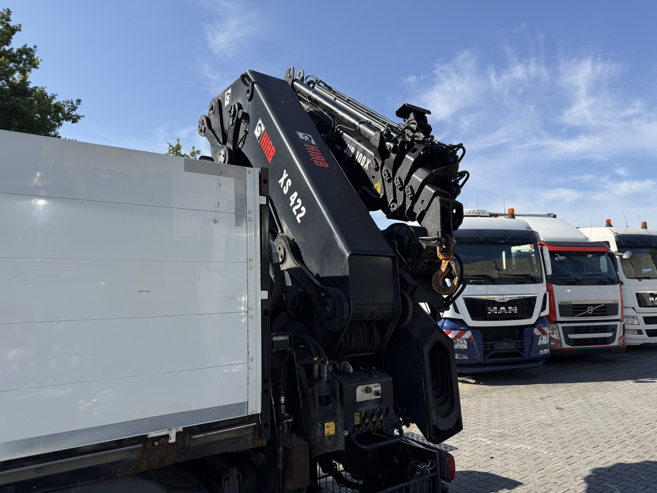 MAN TGX 26.480 6X2 Hiab 422 Bj 2017 bis 30 Meter - Crane truck, Dropside/ Flatbed truck: picture 3 MAN TGX 26.480 6X2 Hiab 422 Bj 2017 bis 30 Meter - Crane truck, Dropside/ Flatbed truck: picture 3