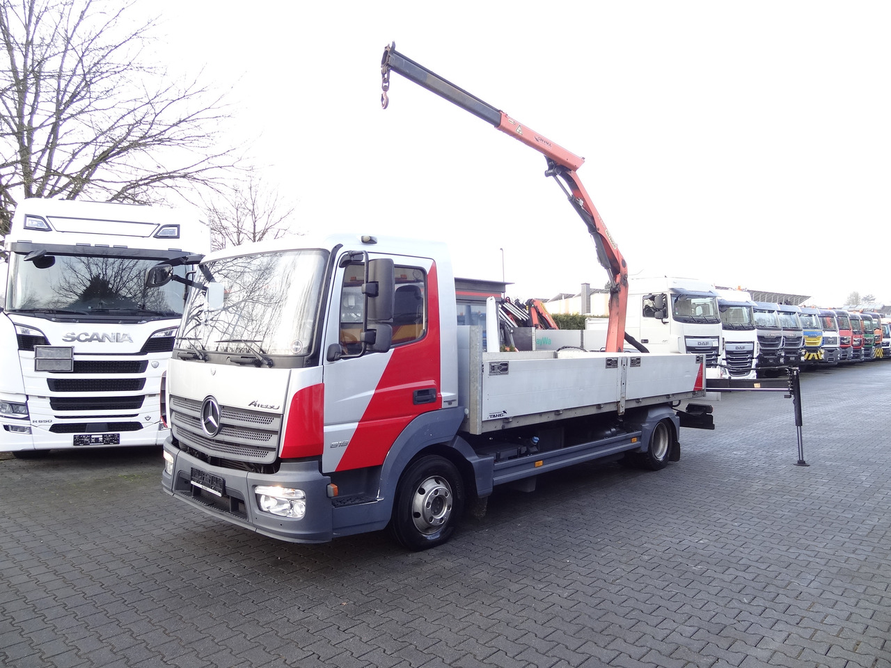 Crane truck, Dropside/ Flatbed truck Mercedes-Benz Atego 818 Kran Palfinger 6501: picture 13