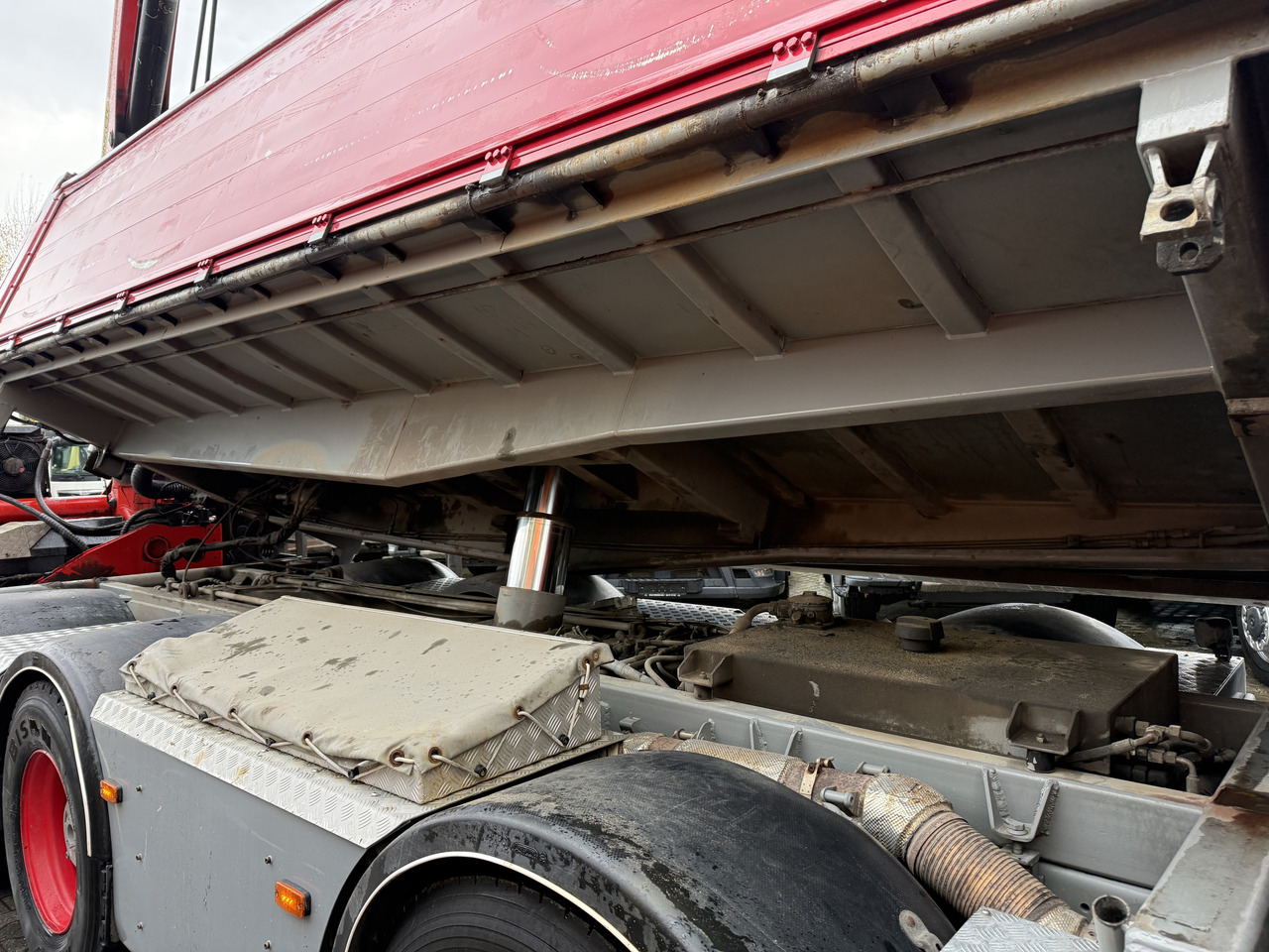 Scania R580 V8 8X4 Kipper Kran Palfinger 22002 - Crane truck, Tipper: picture 3 Scania R580 V8 8X4 Kipper Kran Palfinger 22002 - Crane truck, Tipper: picture 3