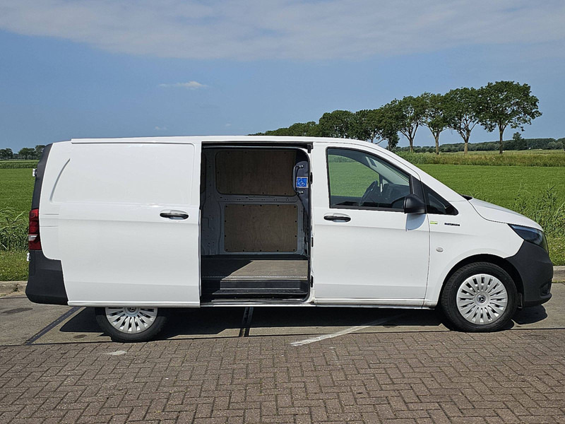 Small van, Electric van Mercedes-Benz eVito  L2 66 kWh Long Range: picture 16