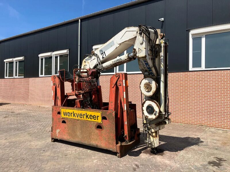 Hiab R300-S3 R300-S3 - Truck mounted crane: picture 3 Hiab R300-S3 R300-S3 - Truck mounted crane: picture 3