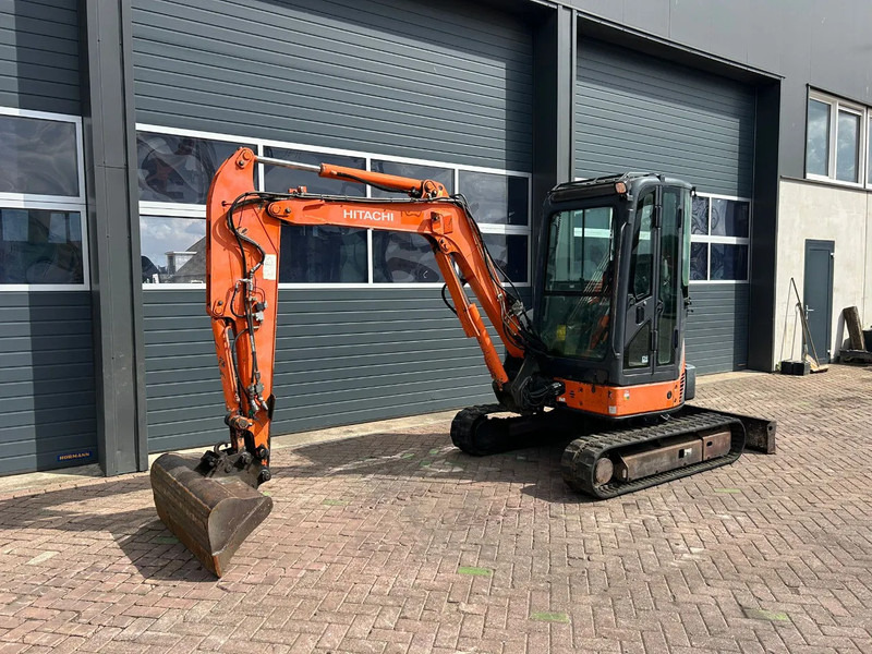 Hitachi ZX35U-2 - Mini excavator: picture 1 Hitachi ZX35U-2 - Mini excavator: picture 1
