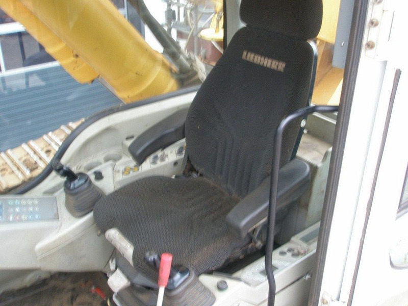 Liebherr R974C - Waste/ Industry handler: picture 5 Liebherr R974C - Waste/ Industry handler: picture 5