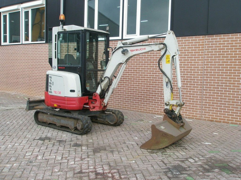 Takeuchi TB23R - Mini excavator: picture 3 Takeuchi TB23R - Mini excavator: picture 3