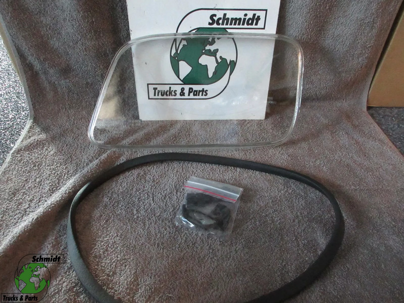 Mercedes-Benz A 000 826 47 10 KOPLAMP GLAS MERCEDES BENZ MP3 EURO 5 NIEUWE !!!! - Headlight for Truck: picture 1 Mercedes-Benz A 000 826 47 10 KOPLAMP GLAS MERCEDES BENZ MP3 EURO 5 NIEUWE !!!! - Headlight for Truck: picture 1