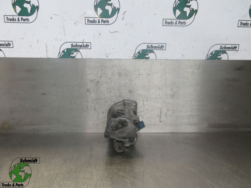 Mercedes-Benz A 936 460 18 80 / 40 80 / 61 80 STUURPOMP OM 936 LA EURO 6 - Steering pump for Truck: picture 1 Mercedes-Benz A 936 460 18 80 / 40 80 / 61 80 STUURPOMP OM 936 LA EURO 6 - Steering pump for Truck: picture 1