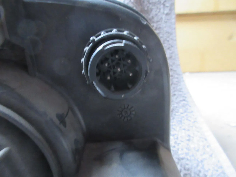 Mercedes-Benz A 973 820 24 61 KOPLAMP MERCEDES ATEGO EURO 5 LINKS - Headlight for Truck: picture 5 Mercedes-Benz A 973 820 24 61 KOPLAMP MERCEDES ATEGO EURO 5 LINKS - Headlight for Truck: picture 5