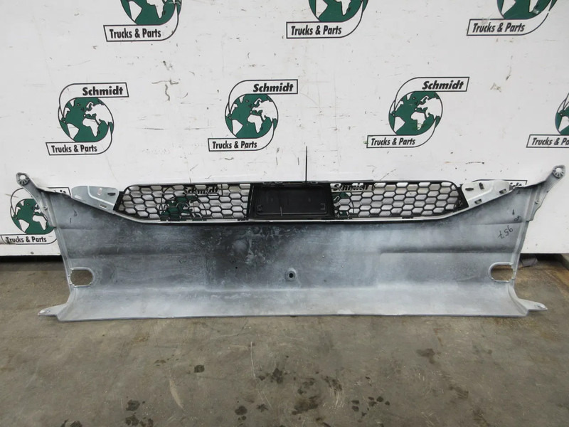 Scania 2311419 // 2545649//2305634//2978237//2978238 BUMPER SCANIA R 410 NGS MODEL 2022 - Bumper for Truck: picture 4 Scania 2311419 // 2545649//2305634//2978237//2978238 BUMPER SCANIA R 410 NGS MODEL 2022 - Bumper for Truck: picture 4