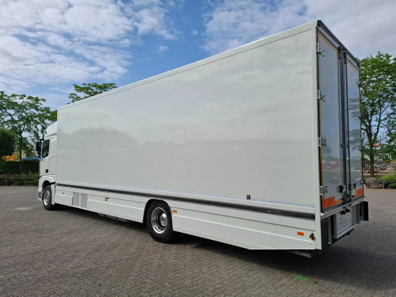 Mercedes-Benz Actros 1843 / GERMAN FLOWER TRUCK / 162021 KM / ISOLATED BOX / COOL & HEATED / NAVI / PLATFORM 1500 KG / TOP CONDITION / FULL-AI - Vending truck: picture 3 Mercedes-Benz Actros 1843 / GERMAN FLOWER TRUCK / 162021 KM / ISOLATED BOX / COOL & HEATED / NAVI / PLATFORM 1500 KG / TOP CONDITION / FULL-AI - Vending truck: picture 3