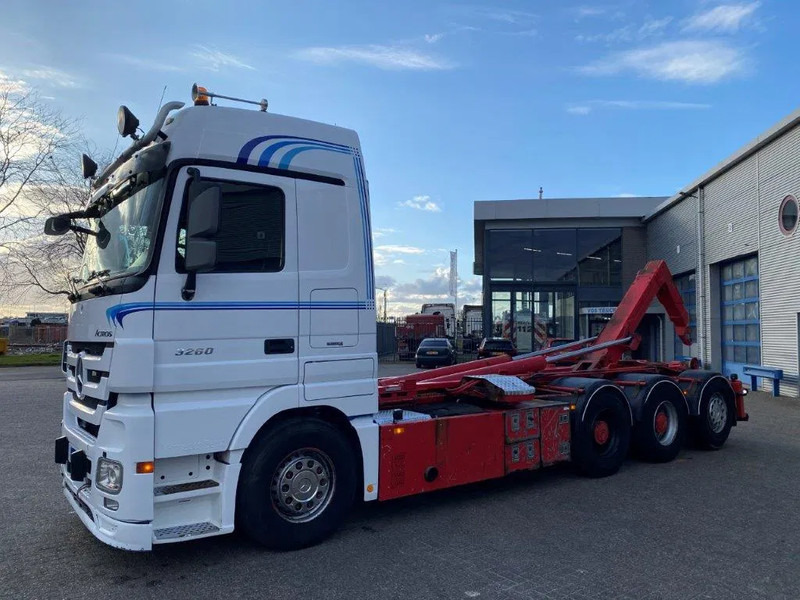 Mercedes-Benz Actros 3260 V8 / 15,9L / 8X4 / BIG AXLE / PALFINGER T26 HOOKLIFT / LIFT+LENKACHSE / FULL-AIR / AIRCO / AUTOMATIC / EURO-5 / 2013 - Hook lift truck: picture 2 Mercedes-Benz Actros 3260 V8 / 15,9L / 8X4 / BIG AXLE / PALFINGER T26 HOOKLIFT / LIFT+LENKACHSE / FULL-AIR / AIRCO / AUTOMATIC / EURO-5 / 2013 - Hook lift truck: picture 2