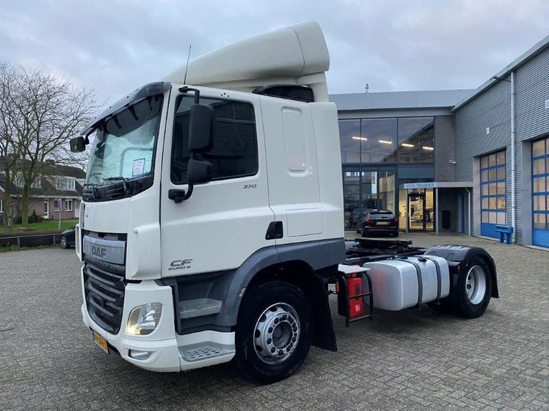 DAF CF370 / NICE CLEAN NL TRUCK / TYRES 80% / AUTOMATIC / EURO-6 / 2015 - Tractor truck: picture 1 DAF CF370 / NICE CLEAN NL TRUCK / TYRES 80% / AUTOMATIC / EURO-6 / 2015 - Tractor truck: picture 1