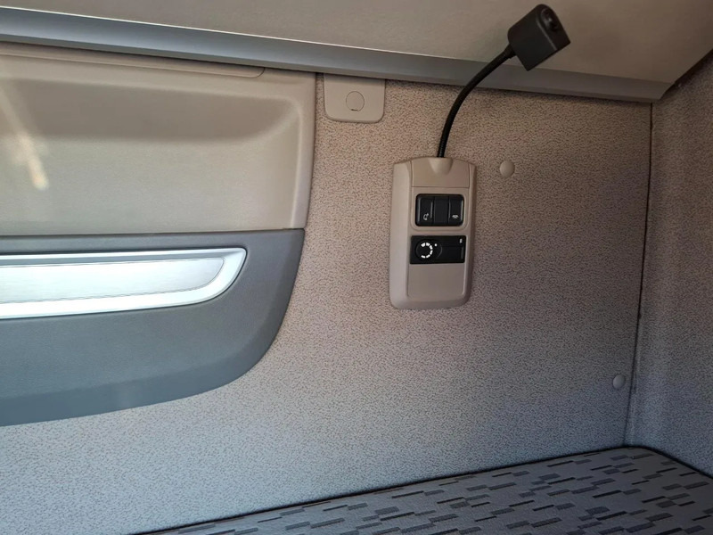 DAF XF106-460 / INTARDER / DEB / MANUAL / AIRCO / CLEAN TRUCK / EURO-6 / 2014 leasing DAF XF106-460 / INTARDER / DEB / MANUAL / AIRCO / CLEAN TRUCK / EURO-6 / 2014: picture 20