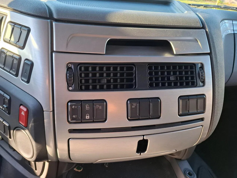 DAF XF106-460 / INTARDER / DEB / MANUAL / AIRCO / CLEAN TRUCK / EURO-6 / 2014 leasing DAF XF106-460 / INTARDER / DEB / MANUAL / AIRCO / CLEAN TRUCK / EURO-6 / 2014: picture 17