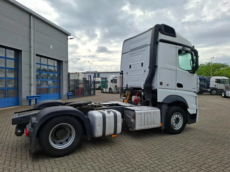 Mercedes-Benz Actros 1945 / DOUBLE TANK / ONLY:508736 KM / 2XBED / FRIDGE / AUTOMATIC / EURO-6 / 2015 - Tractor truck: picture 5 Mercedes-Benz Actros 1945 / DOUBLE TANK / ONLY:508736 KM / 2XBED / FRIDGE / AUTOMATIC / EURO-6 / 2015 - Tractor truck: picture 5