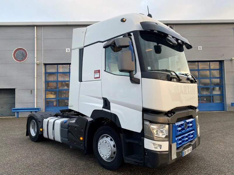 Renault T480 COMFORT / DOUBLE TANK / LWDS / AIRCO / 2XBED / AUTOMATIC / EURO-6 / 2016 - Tractor truck: picture 2 Renault T480 COMFORT / DOUBLE TANK / LWDS / AIRCO / 2XBED / AUTOMATIC / EURO-6 / 2016 - Tractor truck: picture 2