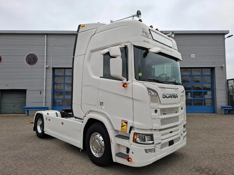 Scania NGS R580 V8 / RETARDER / HYDRAULICS / ONLY:748805 KM / FULL-AIR / SMART TACHO / ALCOA / LEATHER / SIDESKIRTS / EURO-6 / 2019 - Tractor truck: picture 2 Scania NGS R580 V8 / RETARDER / HYDRAULICS / ONLY:748805 KM / FULL-AIR / SMART TACHO / ALCOA / LEATHER / SIDESKIRTS / EURO-6 / 2019 - Tractor truck: picture 2