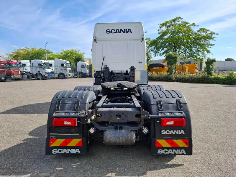Scania NGS R650 V8 / 6X4 / RETARDER / 2X BIG AXLE / PARKCOOL / DOUBLE TANK / INLINER / FULL-AIR / ALCOA / LEATHER / NAVI / GEN2 V2 / EU - Tractor truck: picture 4 Scania NGS R650 V8 / 6X4 / RETARDER / 2X BIG AXLE / PARKCOOL / DOUBLE TANK / INLINER / FULL-AIR / ALCOA / LEATHER / NAVI / GEN2 V2 / EU - Tractor truck: picture 4
