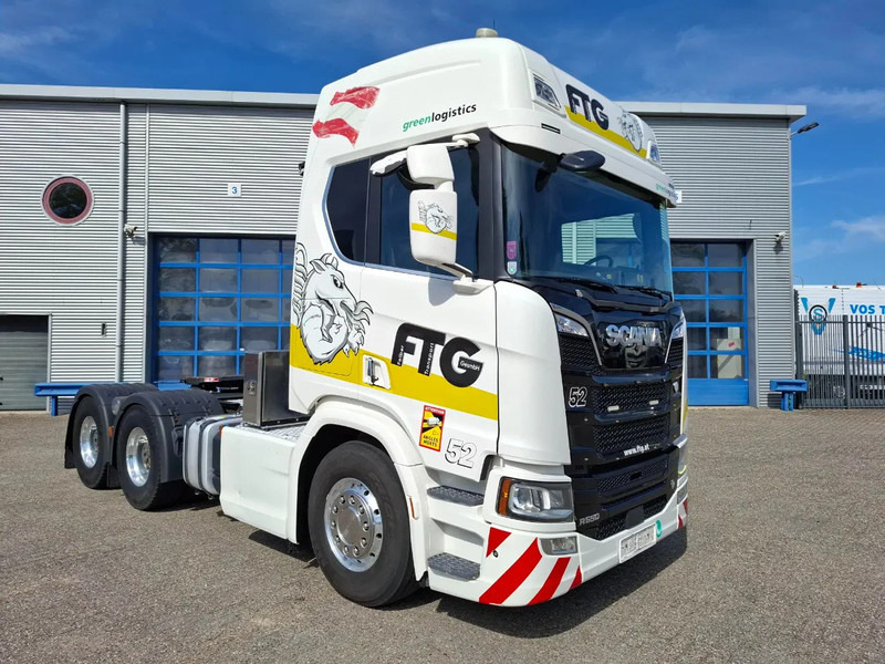 Scania NGS R650 V8 / 6X4 / RETARDER / 2X BIG AXLE / PARKCOOL / DOUBLE TANK / INLINER / FULL-AIR / ALCOA / LEATHER / NAVI / GEN2 V2 / EU - Tractor truck: picture 2 Scania NGS R650 V8 / 6X4 / RETARDER / 2X BIG AXLE / PARKCOOL / DOUBLE TANK / INLINER / FULL-AIR / ALCOA / LEATHER / NAVI / GEN2 V2 / EU - Tractor truck: picture 2
