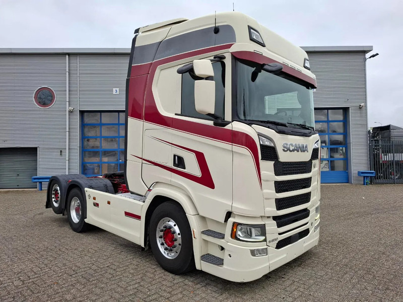 Scania NGS S650 V8 / RETARDER / 633397 KM / 9 TON FRONT AXELE / FULL-AIR / INLINER / FULL SPOILER / LEATHER / ALCOA / NAVI / FRIDGE / E - Tractor truck: picture 2 Scania NGS S650 V8 / RETARDER / 633397 KM / 9 TON FRONT AXELE / FULL-AIR / INLINER / FULL SPOILER / LEATHER / ALCOA / NAVI / FRIDGE / E - Tractor truck: picture 2
