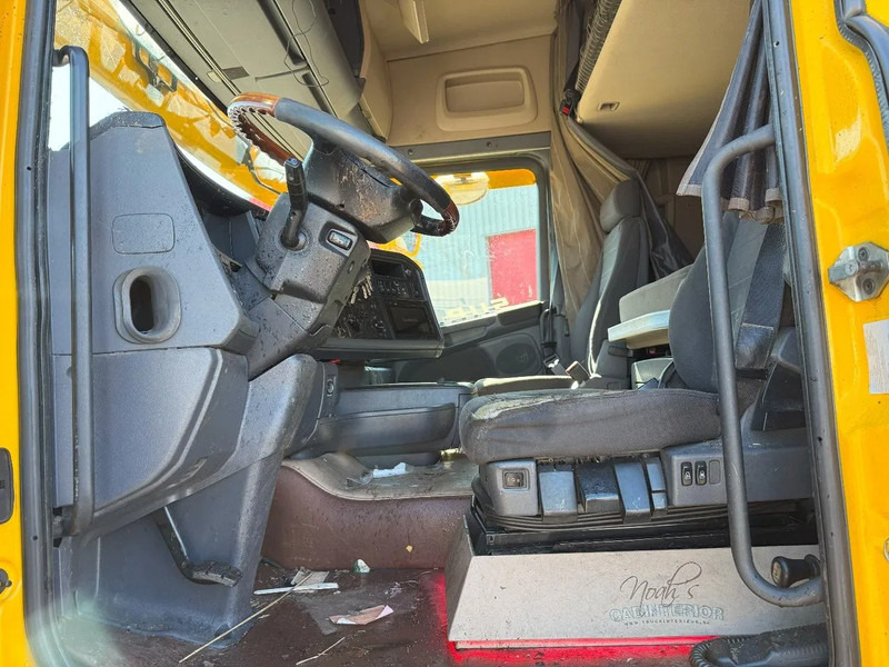 Scania R520 V8 / ENGINE RUNNING / RETARDER / HYDRAULICS / NL TRUCK / LIFT+LENKACHSE / ONLY:717000 KM / EURO-6 /2015 leasing Scania R520 V8 / ENGINE RUNNING / RETARDER / HYDRAULICS / NL TRUCK / LIFT+LENKACHSE / ONLY:717000 KM / EURO-6 /2015: picture 17 Scania R520 V8 / ENGINE RUNNING / RETARDER / HYDRAULICS / NL TRUCK / LIFT+LENKACHSE / ONLY:717000 KM / EURO-6 /2015 leasing Scania R520 V8 / ENGINE RUNNING / RETARDER / HYDRAULICS / NL TRUCK / LIFT+LENKACHSE / ONLY:717000 KM / EURO-6 /2015: picture 17