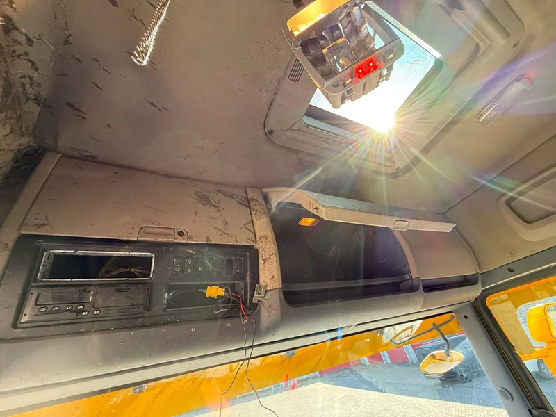 Scania R520 V8 / ENGINE RUNNING / RETARDER / HYDRAULICS / NL TRUCK / LIFT+LENKACHSE / ONLY:717000 KM / EURO-6 /2015 leasing Scania R520 V8 / ENGINE RUNNING / RETARDER / HYDRAULICS / NL TRUCK / LIFT+LENKACHSE / ONLY:717000 KM / EURO-6 /2015: picture 20 Scania R520 V8 / ENGINE RUNNING / RETARDER / HYDRAULICS / NL TRUCK / LIFT+LENKACHSE / ONLY:717000 KM / EURO-6 /2015 leasing Scania R520 V8 / ENGINE RUNNING / RETARDER / HYDRAULICS / NL TRUCK / LIFT+LENKACHSE / ONLY:717000 KM / EURO-6 /2015: picture 20