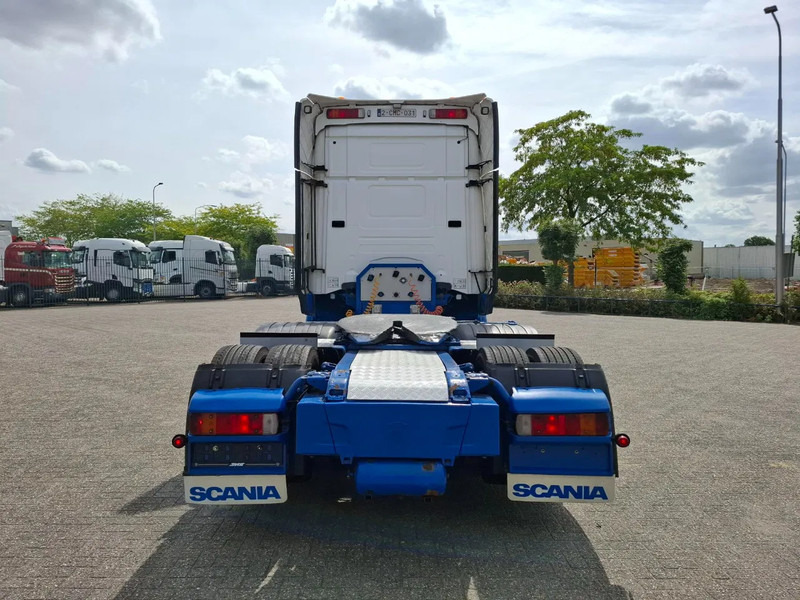 Scania R560 V8 / BOOGIE / HYDRAULICS / FULL-AIR / AUTOMATIC / EURO-5 / 2012 - Tractor truck: picture 4 Scania R560 V8 / BOOGIE / HYDRAULICS / FULL-AIR / AUTOMATIC / EURO-5 / 2012 - Tractor truck: picture 4