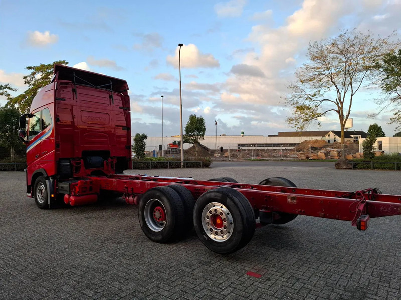 Volvo FH16-750 / BIG AXLE / VEB+ / ONLY:679711 KM / DYNAMIC STEERING / NAVI / LWDS / FULL-AIR / AUTOMATIC / EURO-6 / 2018 - Cab chassis truck: picture 3 Volvo FH16-750 / BIG AXLE / VEB+ / ONLY:679711 KM / DYNAMIC STEERING / NAVI / LWDS / FULL-AIR / AUTOMATIC / EURO-6 / 2018 - Cab chassis truck: picture 3