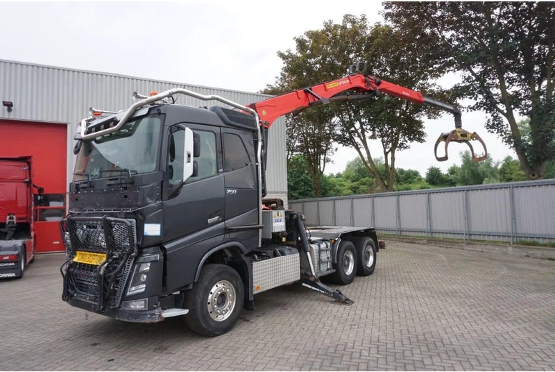 Volvo FH16-750 / ENGINE RUNNING / 6x4 / RETARDER / BIG AXLE / VEB+ / PALFINGER FD250 / EURO-6 / 2016 - Logging truck, Crane truck: picture 1 Volvo FH16-750 / ENGINE RUNNING / 6x4 / RETARDER / BIG AXLE / VEB+ / PALFINGER FD250 / EURO-6 / 2016 - Logging truck, Crane truck: picture 1