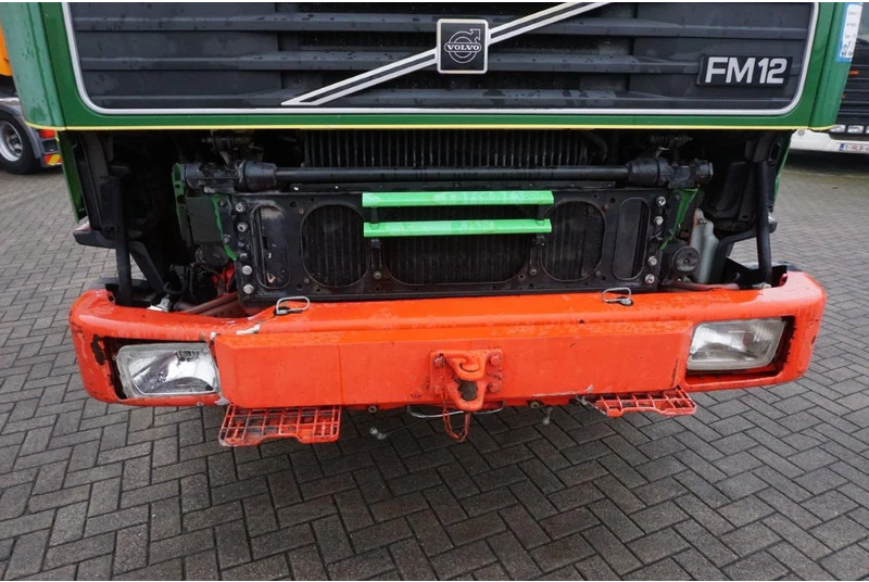 Skip loader truck Volvo FM12-420 / ENGINE RUNNING / 4X4 / HYDRAULICS / BIG AXLE / ONLY:510426 KM / FULL STEEL / EURO-3 / 2001: picture 12